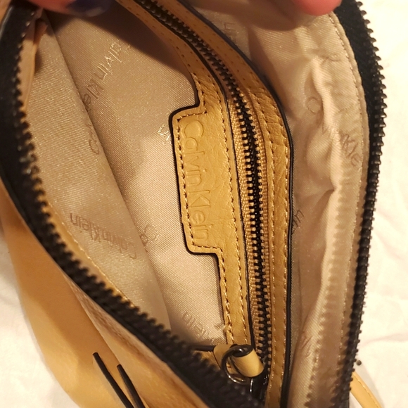 Calvin Klein Crossbody - Picture 3 of 3